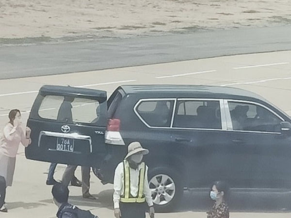 Vụ xe biển xanh vào chân máy bay đón Phó Bí thư Phú Yên cùng con, cháu: Đang báo cáo Bộ CA việc đưa tin sai sự thật