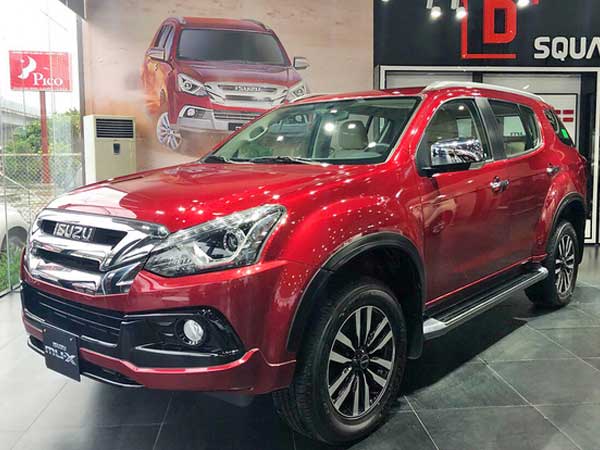 Isuzu mu-X giảm giá kỷ lục còn hơn 700 triệu đồng để chạy phí trước bạ, rẻ nhất phân khúc