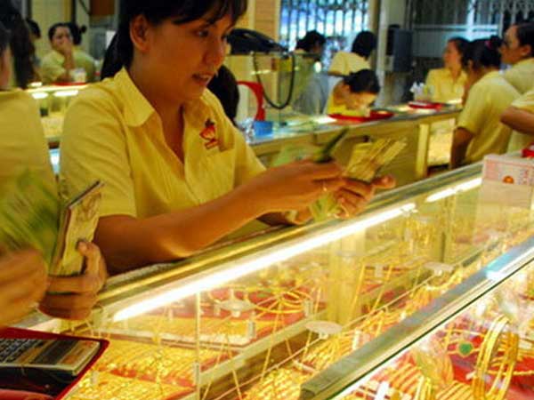 Thế giới biến động, USD giảm sâu, vàng vượt xa 50 triệu/lượng