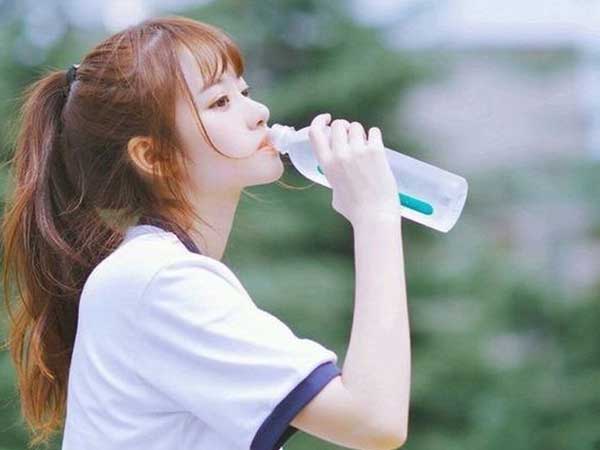 Nắng nóng oi bức, những nhóm người này không nên uống nước lạnh kẻo sốc nhiệt nguy hiểm đến tính mạng