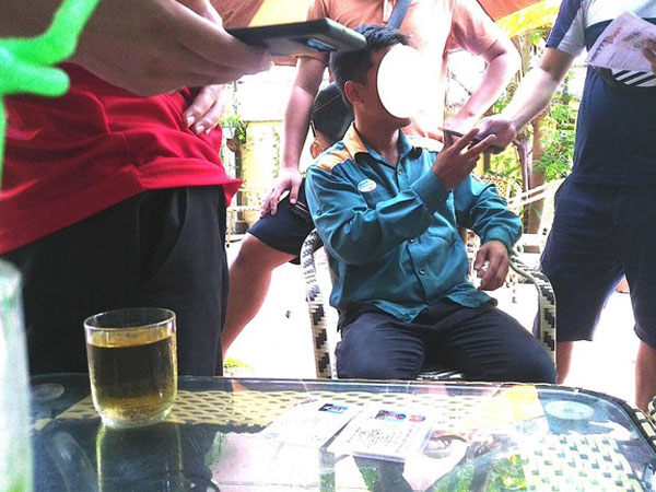 Thâm nhập đường dây làm giả thẻ nhà báo, công an