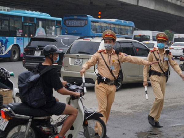 Từ 5/8/2020, khi kiểm soát tại một điểm, Cảnh sát giao thông phải chọn chỗ không che khuất tầm nhìn