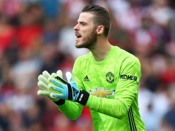 De Gea xin lỗi vì... xô đổ kỷ lục của huyền thoại Schmeichel