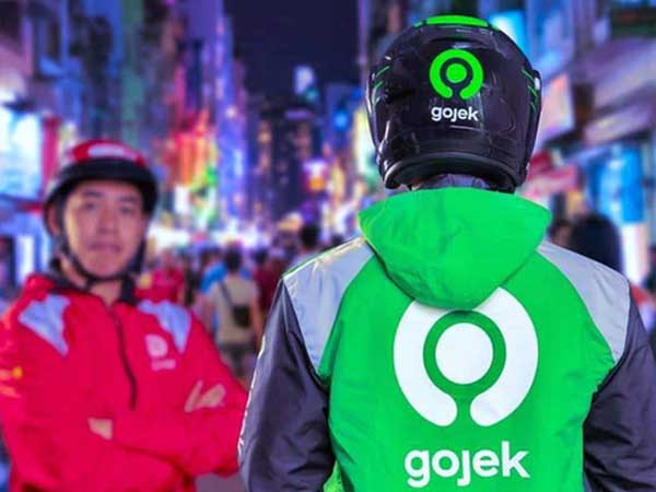 Gojek Việt Nam 'biến hình' đồng phục từ màu đỏ sang xanh, nhìn hao hao giống Grab