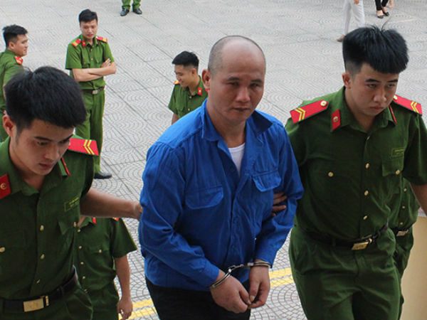 Án tử hình cho kẻ vận chuyển trái phép 11 bánh heroin
