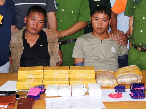 Phá thành công chuyên án ma túy lớn, bắt giữ 2 đối tượng vận chuyển 20 bánh heroin và 12.000 viên ma túy