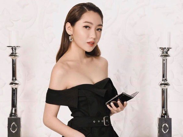 Con gái 'ông trùm' quán bar, tiệc cưới sang chảnh đất Sài thành làm công việc không ai ngờ