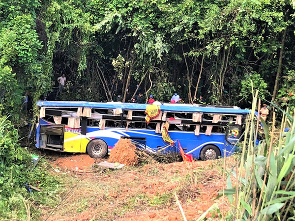 Danh tính các nạn nhân vụ xe khách lao xuống vực gây thương vong ở Kon Tum: Trong 5 người tử vong có 2 em nhỏ