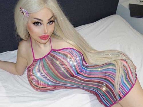 9X trải qua 10 lần phẫu thuật thẩm mỹ để giống búp bê Barbie