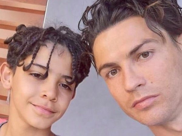 Cảnh sát điều tra vụ con trai Ronaldo lái mô tô nước
