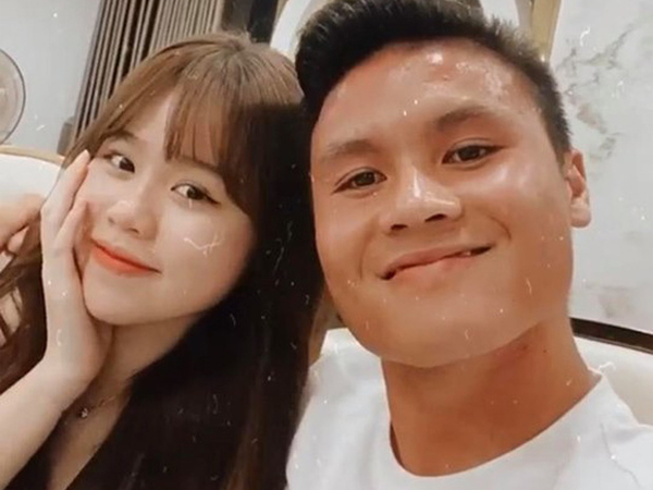 Sau chuỗi ngày dài sóng gió triền miên, Quang Hải và bạn gái Huỳnh Anh lại xuất hiện bên nhau cực tình tứ