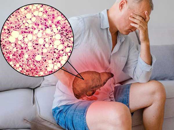 Thói quen xấu buổi sáng làm tổn thương gan thận nghiêm trọng