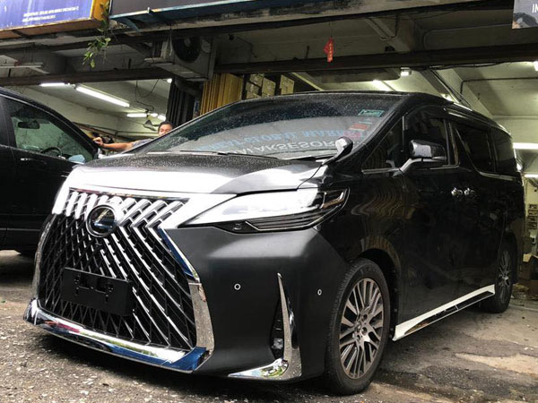 Rộ thú chơi độ Toyota Alphard giống y chang Lexus LM giá chục tỷ