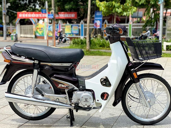 Honda Dream Việt 12 năm tuổi biển số VIP giá hơn 200 triệu đồng