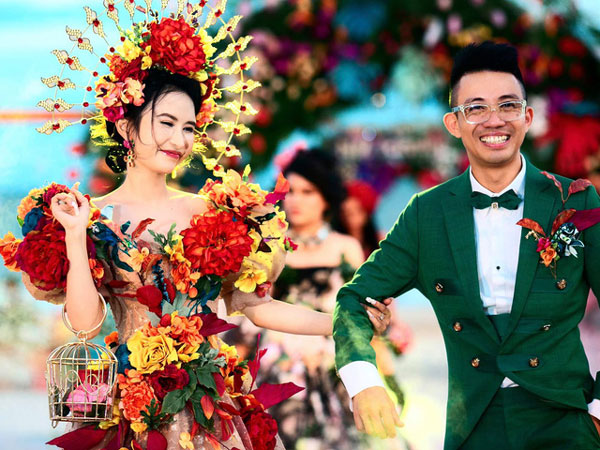 Vợ chồng Minh Nhựa kỉ niệm 8 năm ngày cầu hôn, tổng giá trị quà tặng cho nhau vui lên đến... 12 tỷ