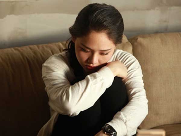 Không thấy chồng gửi tiền sau 6 tháng đi làm ở nước ngoài, vợ phát hiện mẹ chồng 'nhúng tay' và màn giải quyết 'cực gắt' sau đó
