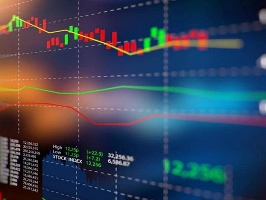Nhóm Vingroup kéo VN-Index giảm gần 5 điểm