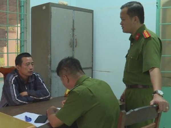 Bị vợ hờ 'cắm sừng', người đàn ông đâm 2 người thương vong