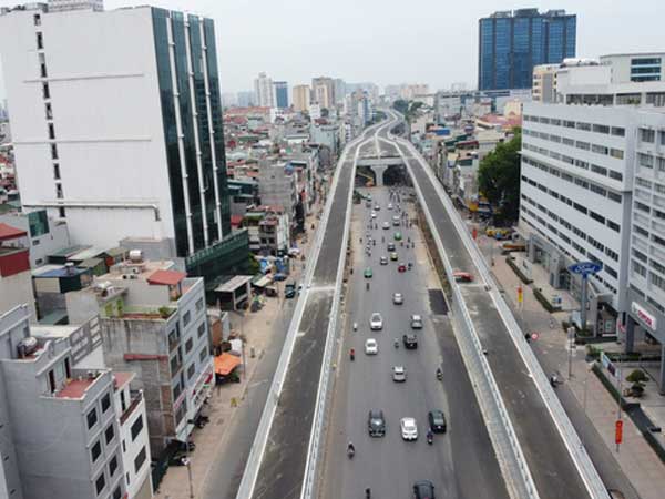 Ảnh: Choáng ngợp khung cảnh đường Trường Chinh từ trên cao, 'con đường đau khổ' ngày nào giờ nhìn thôi cũng sướng!