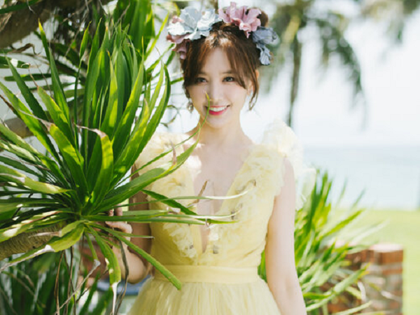 Hari Won xinh đẹp rực rỡ như công chúa, diện style đồng điệu tinh tế với mẹ ruột