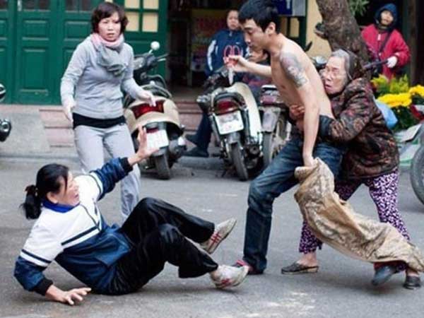 Cháu ngáo đá 'chữa bệnh' chết bà ở TPHCM: Giải mã 'sốc'