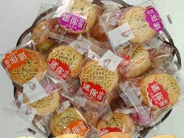 Bánh trung thu mini Trung Quốc 'siêu rẻ' ồ ạt về Việt Nam
