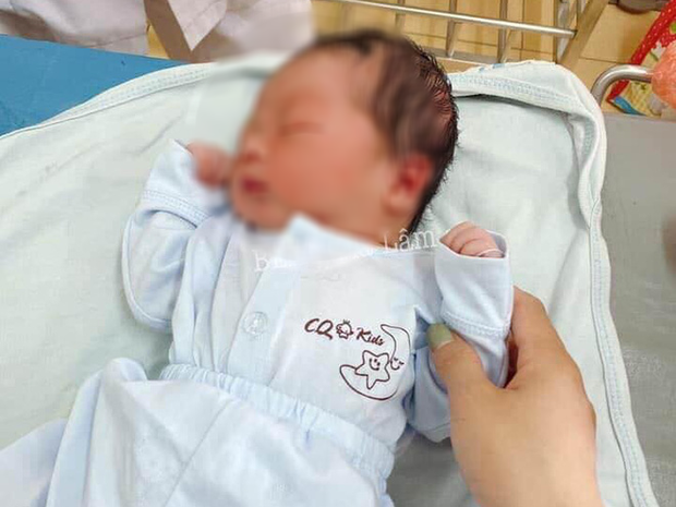 Vụ bé trai sơ sinh còn nguyên dây rốn bị bỏ rơi cạnh trạm y tế: Hơn 40 gia đình đến xin nhận làm con nuôi