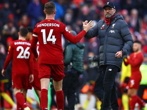 HLV Jurgen Klopp bóng gió: 'Chelsea đừng có mơ mộng'