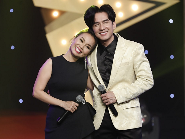 Cẩm Ly òa khóc kể lại hai cú sốc trong đời