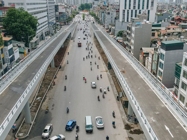 Video ảnh: Người Hà Nội thích thú với diện mạo mới của đường Trường Chinh 'đau khổ'