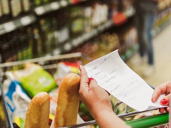 Mắc những sai lầm này khi đi siêu thị bảo sao về đến nhà méo mặt vì 'cháy túi'