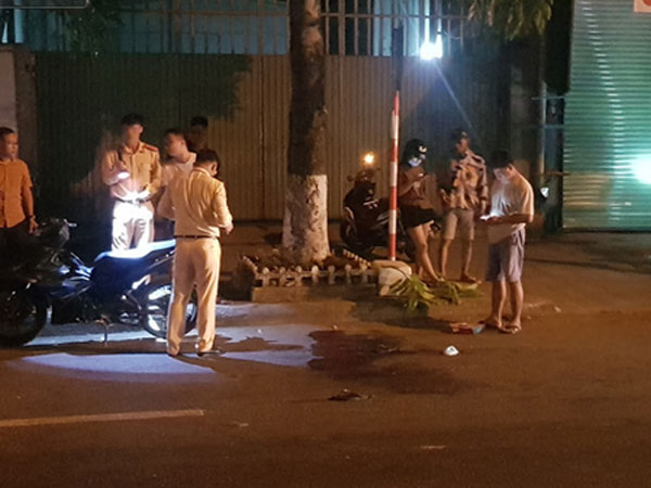 Nam thanh niên bị dây cáp thắt ngang cổ khi đang chạy xe máy giữa đường