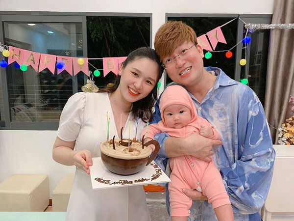 Vợ Sỹ Luân nghẹn ngào kể chuyện mẹ chồng không đón nhận dù đã sinh cháu: 'Con mong mẹ tha thứ, con xin lỗi'