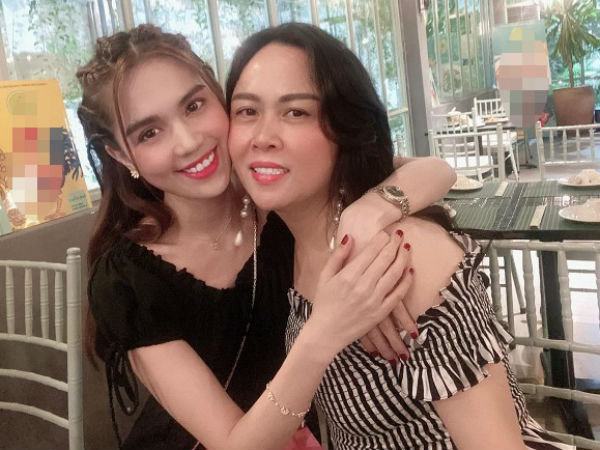 Phượng Chanel xuất hiện bên Ngọc Trinh sau thông tin bỏ về lúc Quách Ngọc Ngoan bất ngờ tuyên bố chuyện có con gái chung được 8 tháng