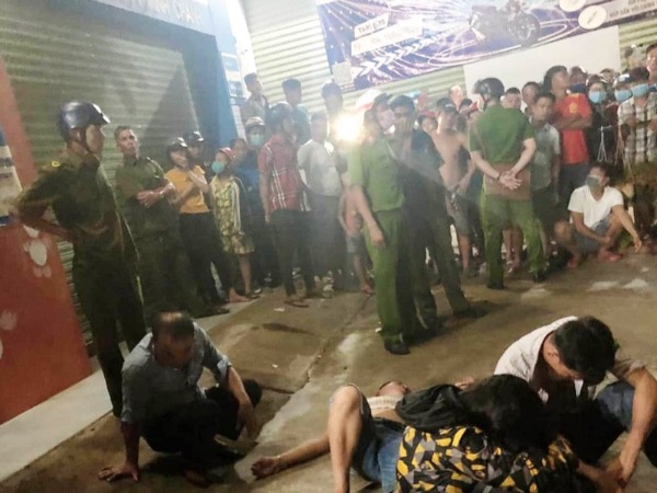 3 thanh niên bị dân vây bắt sau tiếng hô hoán ‘bị bắt cóc’