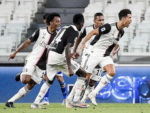 Juventus vô địch Serie A mùa thứ chín liên tiếp