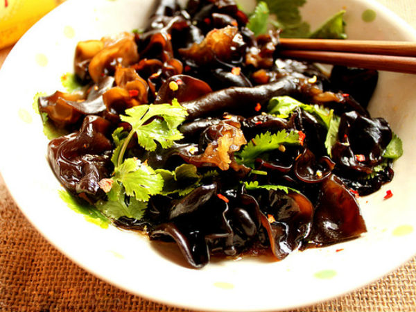 Rau củ quả rất tốt nhưng một số loại có thể tiềm ẩn nguy cơ ngộ độc, thậm chí ung thư rất cao nếu không ăn đúng cách