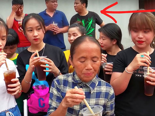 Bà Tân Vlog làm món mới mời các cháu nhưng biểu cảm của ai cũng nhăn nhó lạ thường