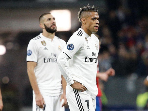 Tiền đạo Real Madrid mắc Covid-19 ít ngày trước trận gặp Man City