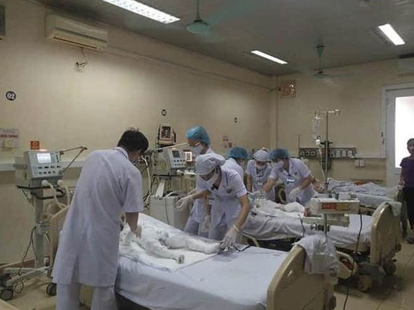 Nghi án mẹ khóa trái cửa, tẩm xăng tự thiêu cùng 3 con: Cả 3 cháu bé đều đã tử vong