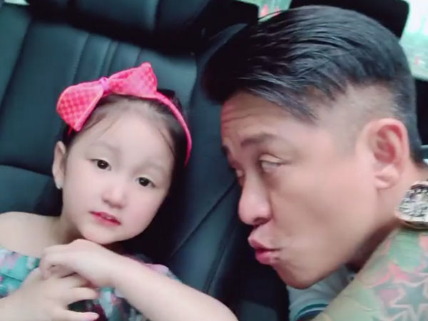 Khoe nhà có con gái dễ thương, Tuấn Hưng liền được Đan Trường rủ làm sui gia