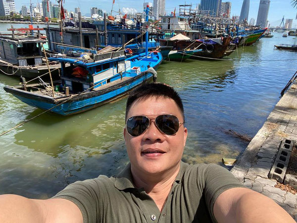 Gia đình BTV Quang Minh tự cách ly, 'ứa nước mắt' đóng cửa quán ăn chưa kịp khai trương