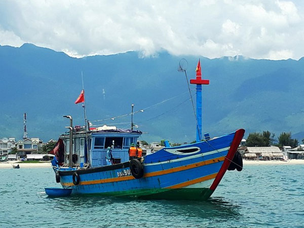 Tàu cá đưa người vượt biển từ Đà Nẵng về TT-Huế để trốn kiểm dịch