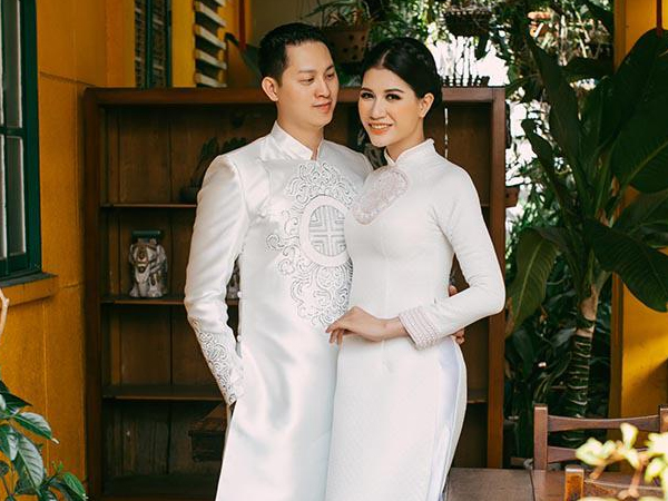 Đang yên đang lành, ông xã Trang Trần bất ngờ bị một dân mạng vào hẳn tin nhắn riêng trách móc vô tâm, bỏ rơi vợ con