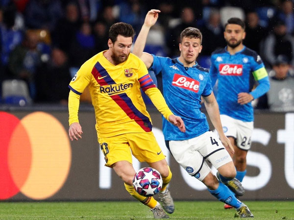 Napoli đòi đổi sân đấu với Barca