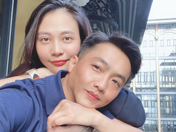 Cường Đô La khiến hội chị em ghen tị khi mua xe máy trăm triệu phiên bản giới hạn chỉ để tặng vợ bầu đi...cho vui
