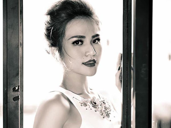 Cuộc đời thăng trầm của nữ ca sĩ từng bị đồn yêu Cường Đô la