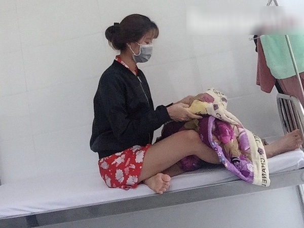 Mẹ của nữ sinh viên mắc Covid-19 ở Đắk Lắk mong mọi người thấu hiểu cho con!