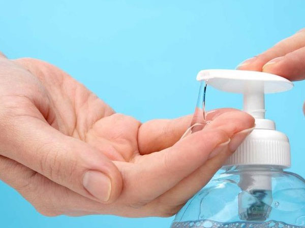 Uống nước rửa tay thay rượu, 10 người chết