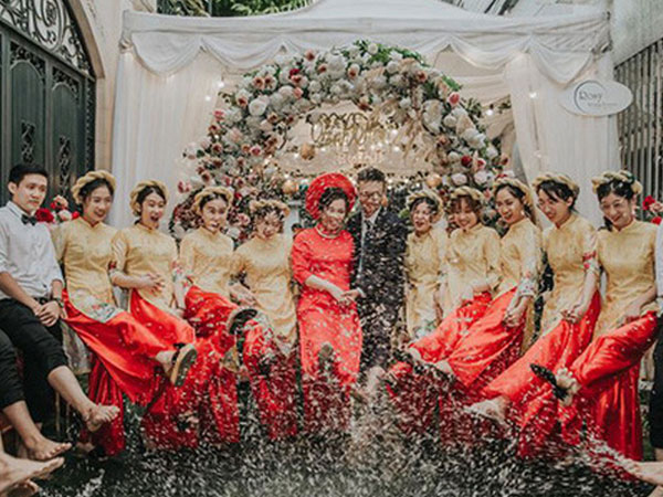 Cưới đúng mùa dịch, mưa bão lụt lội nhưng cô dâu - chú rể vẫn xoay chuyển tình thế ngoạn mục nhờ cú twist của 'trùm cuối'